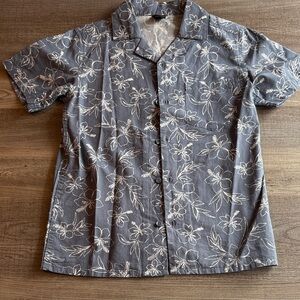 Art Class Gray Floral Button Down Shirt